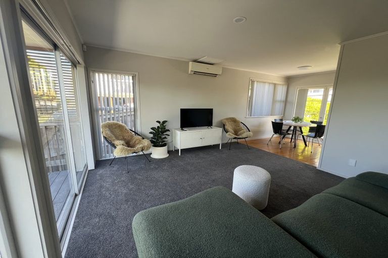 Photo of property in 3 Weatherly Road, Torbay, Auckland, 0630