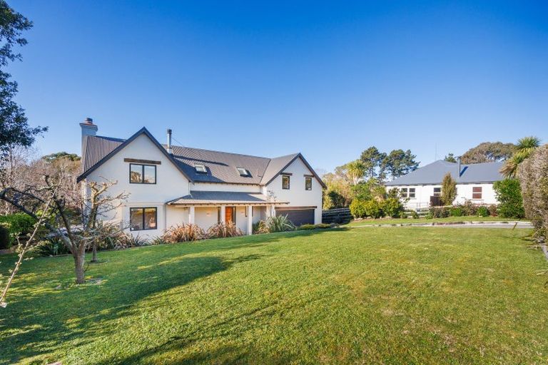 Photo of property in 20 Cashmere Drive, Fitzherbert, Palmerston North, 4410