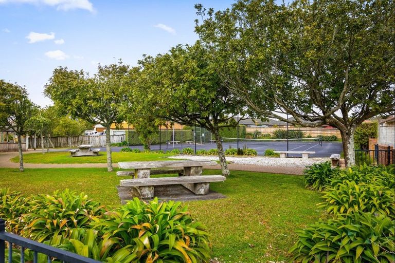 Photo of property in 8 Russett Grove, Henderson, Auckland, 0612