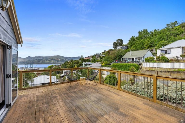 Photo of property in 30 Hawkhurst Road, Lyttelton, 8082
