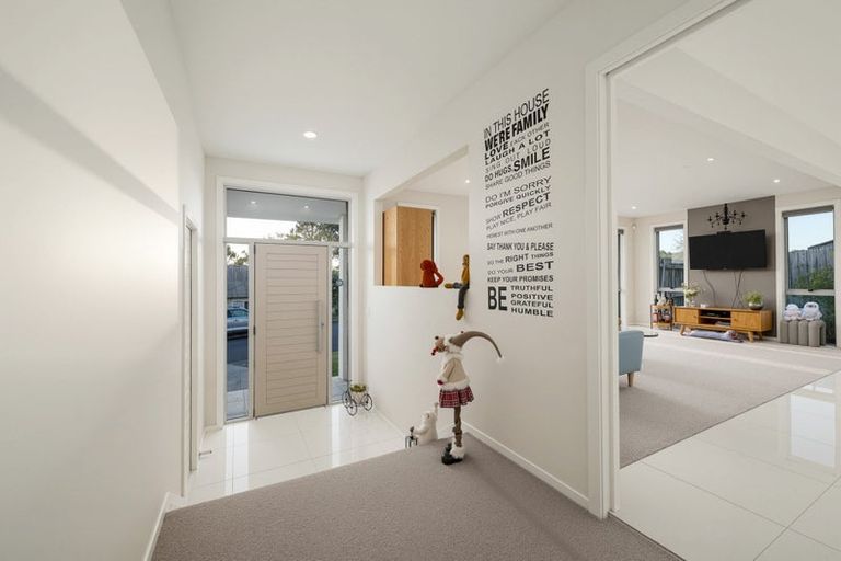 Photo of property in 79 Tiriwa Drive, Massey, Auckland, 0614