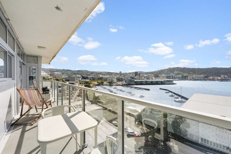 Photo of property in Dorchester Apartments, 144 Oriental Parade, Oriental Bay, Wellington, 6011