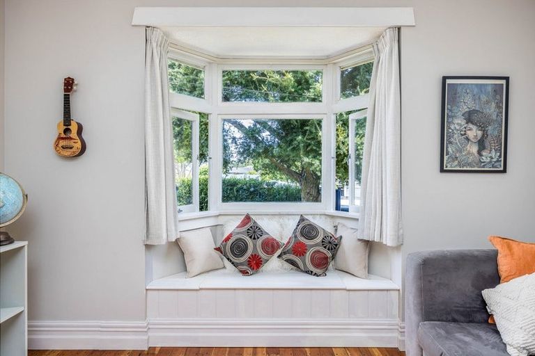 Photo of property in 8 Craigbank Avenue, New Lynn, Auckland, 0600