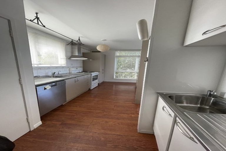 Photo of property in 13 Rickards Place, New Lynn, Auckland, 0600