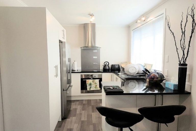 Photo of property in 47 Plumley Crescent, Mangere, Auckland, 2022