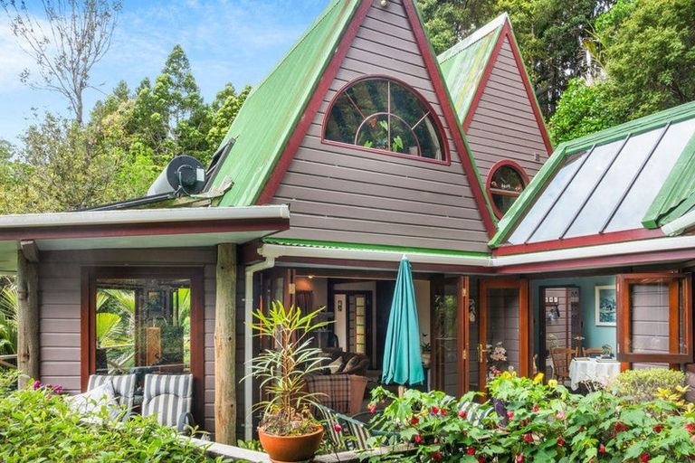 Photo of property in 27a Tane Road, Laingholm, Auckland, 0604