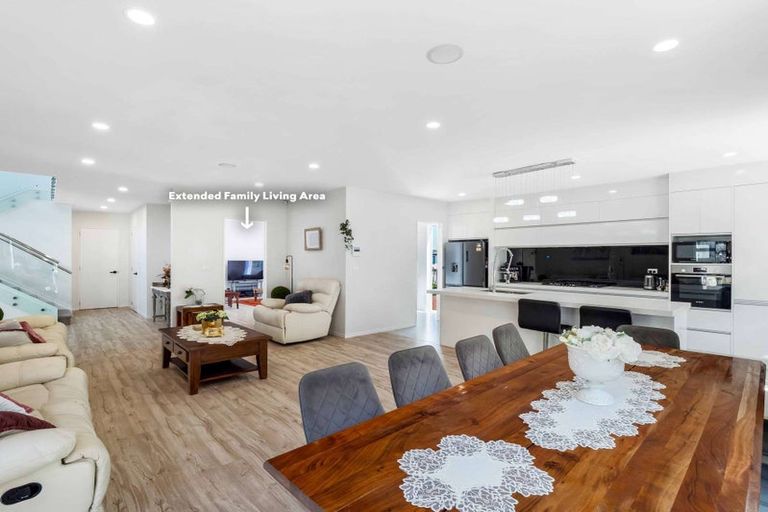 Photo of property in 6 Kahu Close, Orewa, 0931