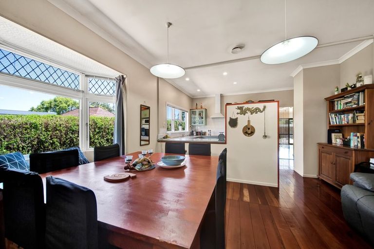 Photo of property in 429 Broadway, Stratford, 4332