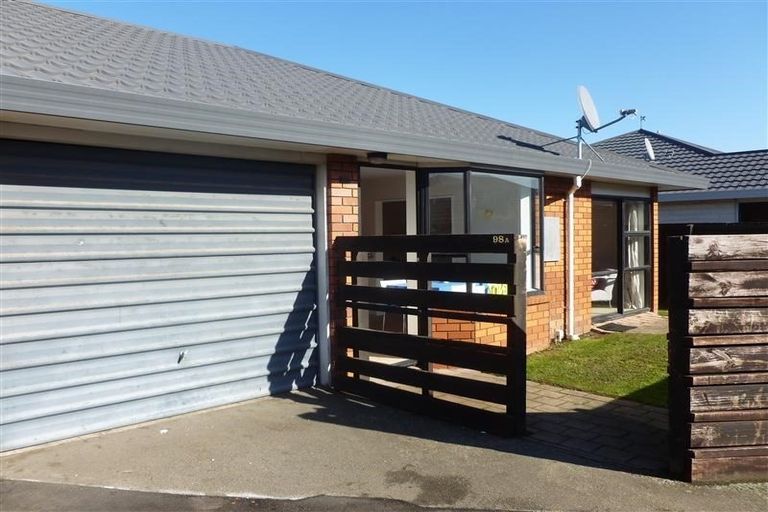 Photo of property in 98a Picton Avenue, Riccarton, Christchurch, 8011