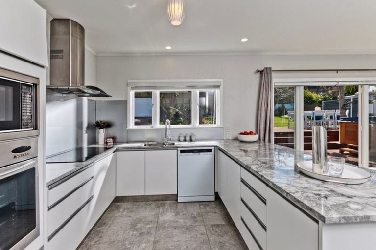 Photo of property in 68 Kowhai Road, Campbells Bay, Auckland, 0630