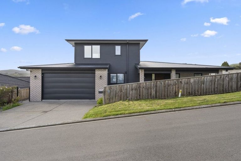 Photo of property in 18 Topsail Way, Whitby, Porirua, 5024