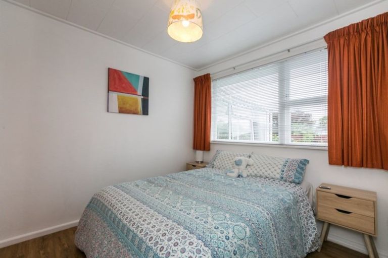 Photo of property in 8 Crichton Place, Taradale, Napier, 4112