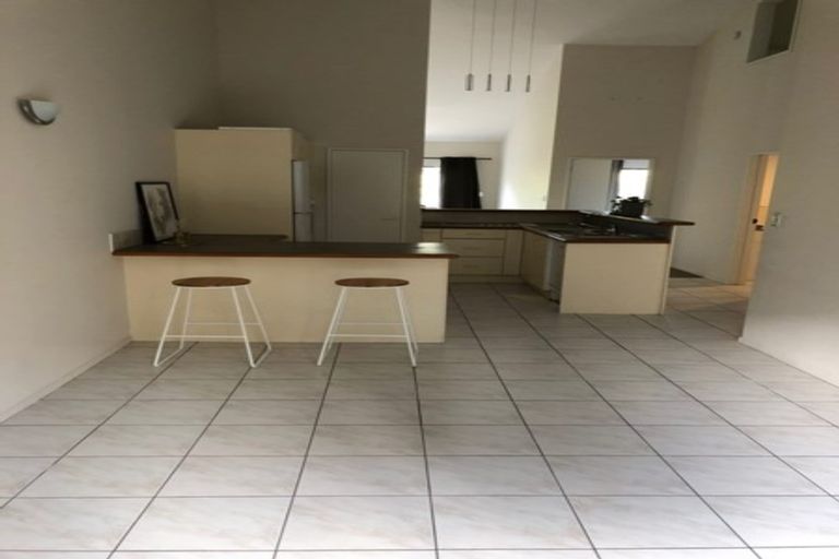 Photo of property in 2/1b Birkenhead Avenue, Birkenhead, Auckland, 0626