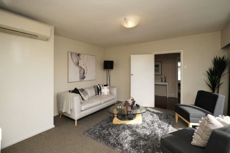 Photo of property in 420 Memorial Avenue, Burnside, Christchurch, 8053