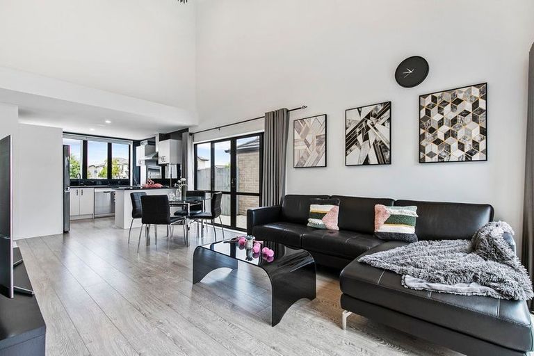 Photo of property in 23 Matata Drive, Takanini, 2112