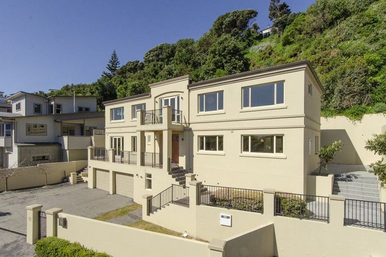 Photo of property in 19 Bunker Way, Strathmore Park, Wellington, 6022