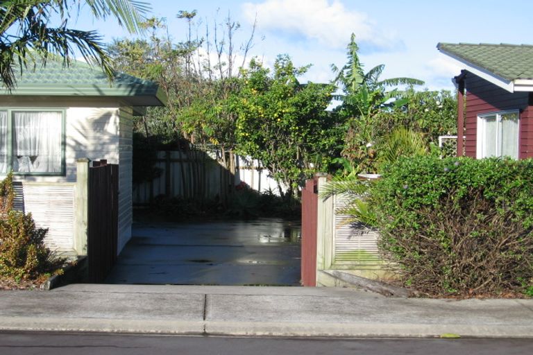 Photo of property in 10 Francis Skinner Place, Orewa, 0931