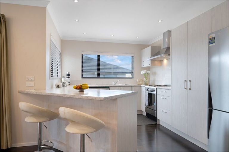 Photo of property in 5 Mcwhirters Farm Lane, Massey, Auckland, 0614