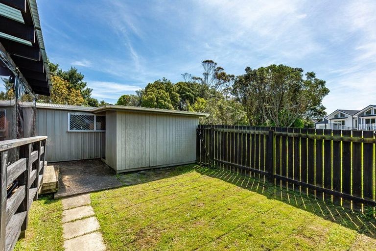 Photo of property in 41 Cleat Street, Whitby, Porirua, 5024