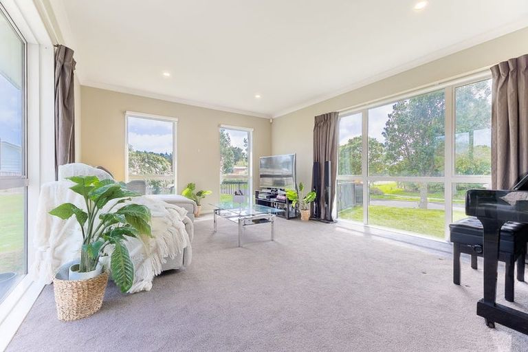 Photo of property in 10 Tamihana Street, Otaki, 5512