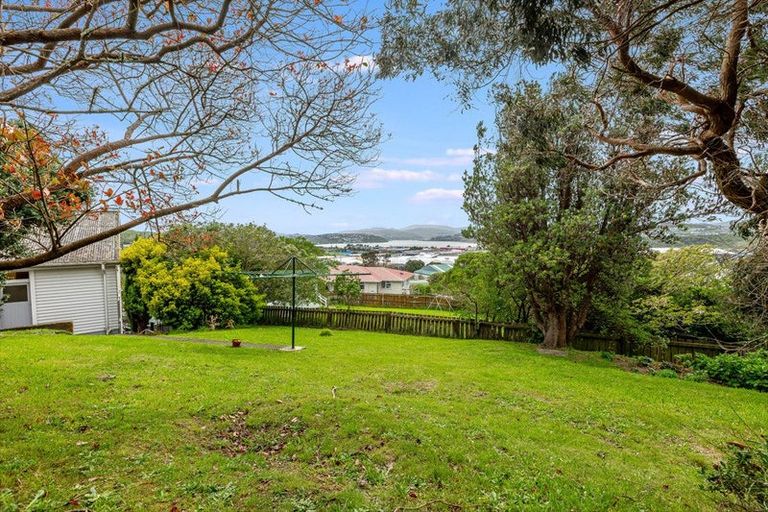 Photo of property in 17 Aparangi Crescent, Elsdon, Porirua, 5022