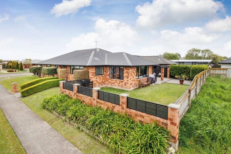 Photo of property in 22 Pegasus Place, Kelvin Grove, Palmerston North, 4414