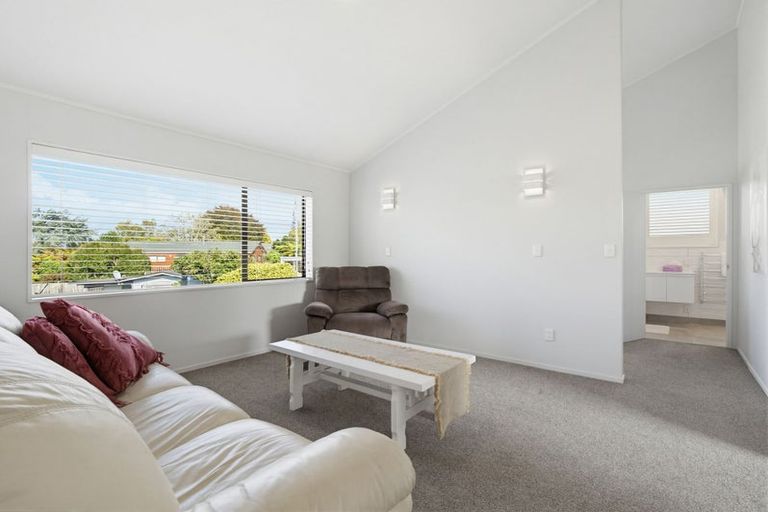 Photo of property in 74b Grand Vue Road, Kawaha Point, Rotorua, 3010