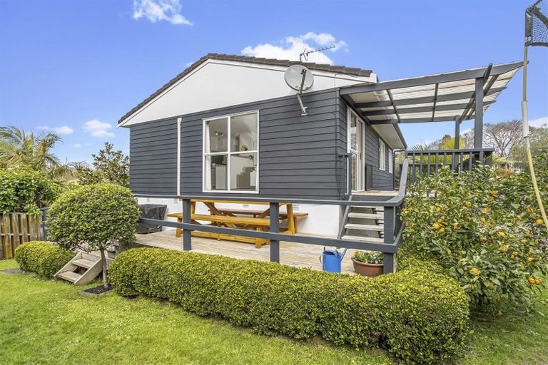 Photo of property in 2/4 Grove Lane, Pakuranga, Auckland, 2010