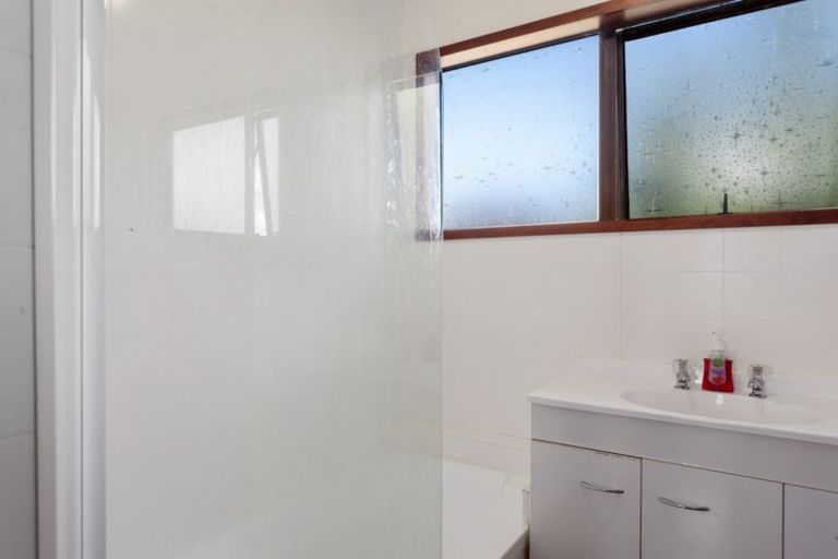 Photo of property in 2 Edgewater Grove, Whakatane, 3120