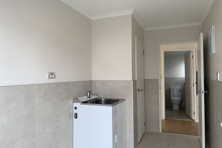 Photo of property in 16 Tarapiroe Avenue, Takanini, 2112