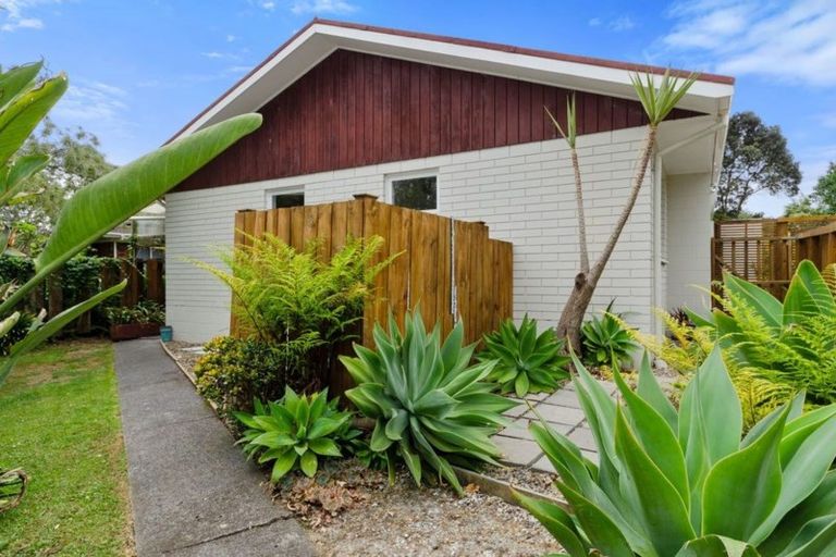 Photo of property in 1/7 Pamela Place, New Lynn, Auckland, 0600