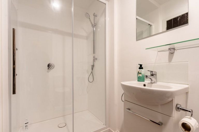 Photo of property in 48 Kotare Street, Waikanae, 5036