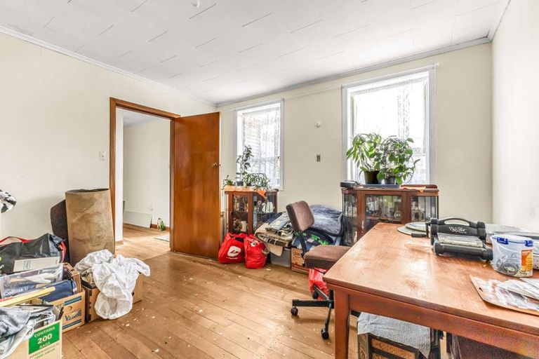 Photo of property in 14 Tawa Street, Inglewood, 4330