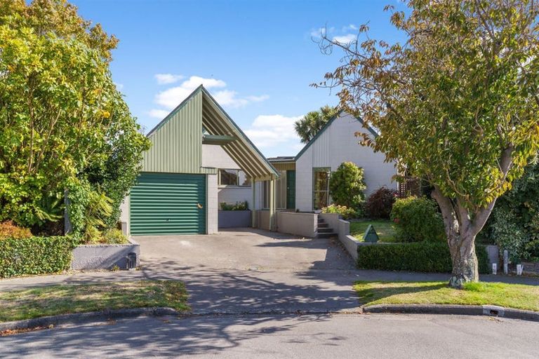 Photo of property in 20 Hillcrest Place, Avonhead, Christchurch, 8042