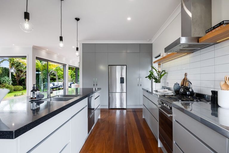 Photo of property in 35 Rock Isle Road, Torbay, Auckland, 0630