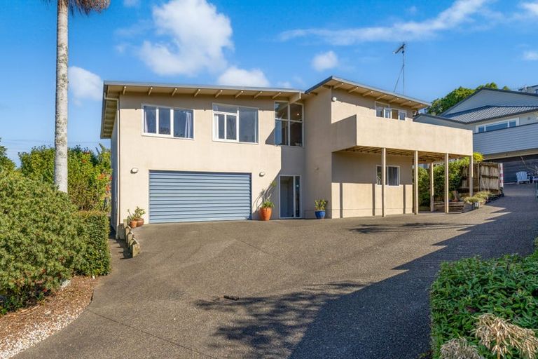 Photo of property in 1/1 Jeanette Place, Mairangi Bay, Auckland, 0630