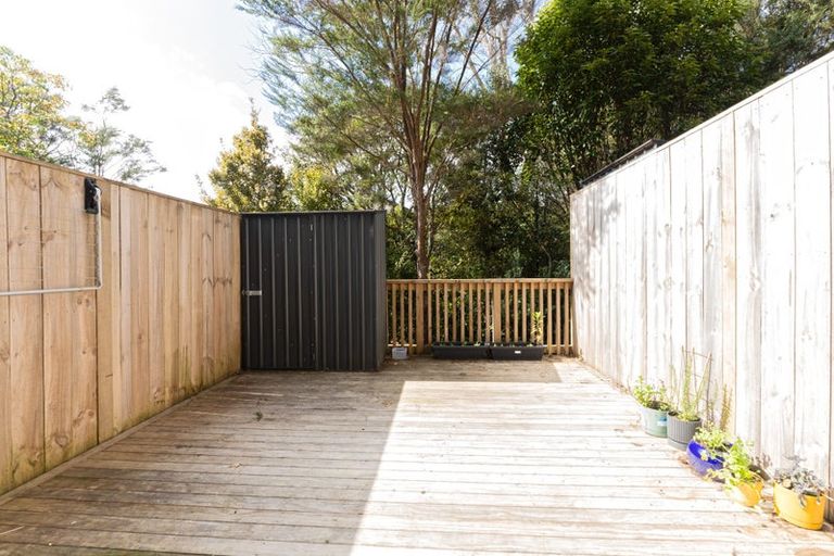 Photo of property in 53 Morihana Close, Glen Eden, Auckland, 0602