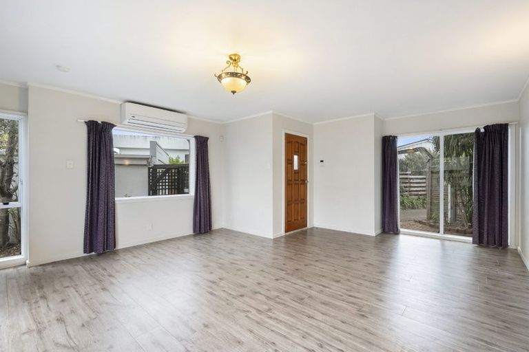 Photo of property in 2/5 Stanley Avenue, Milford, Auckland, 0620