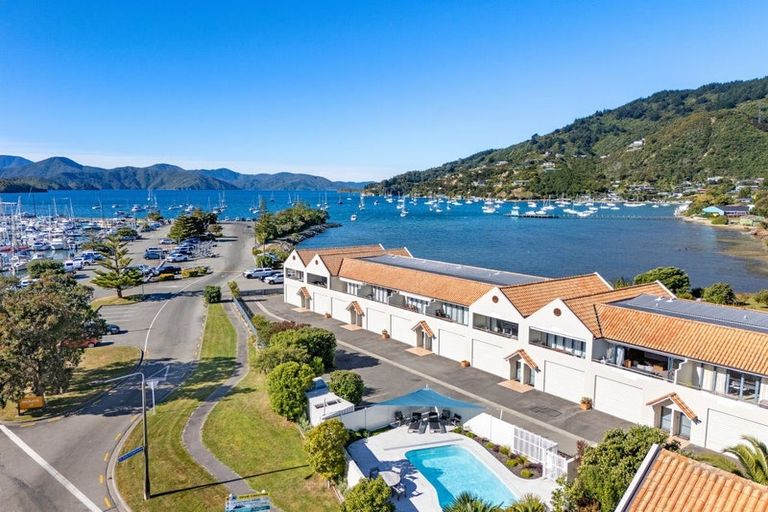 Photo of property in 10/45 Beach Road, Waikawa, Picton, 7220