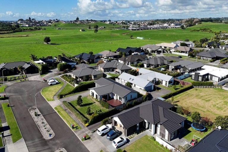 Photo of property in 10 Wentworth Lane, Waiwhakaiho, New Plymouth, 4312