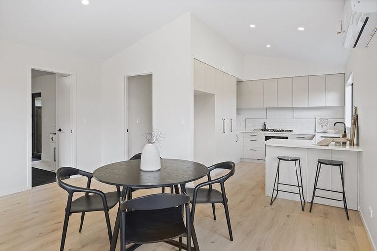 Photo of property in 22 Oneone Street, Cambridge, 3493