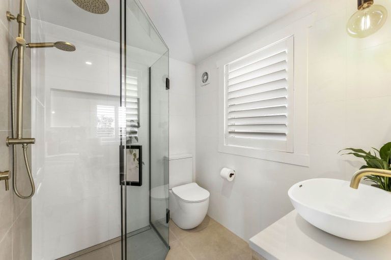 Photo of property in 2a Egremont Street, Belmont, Auckland, 0622