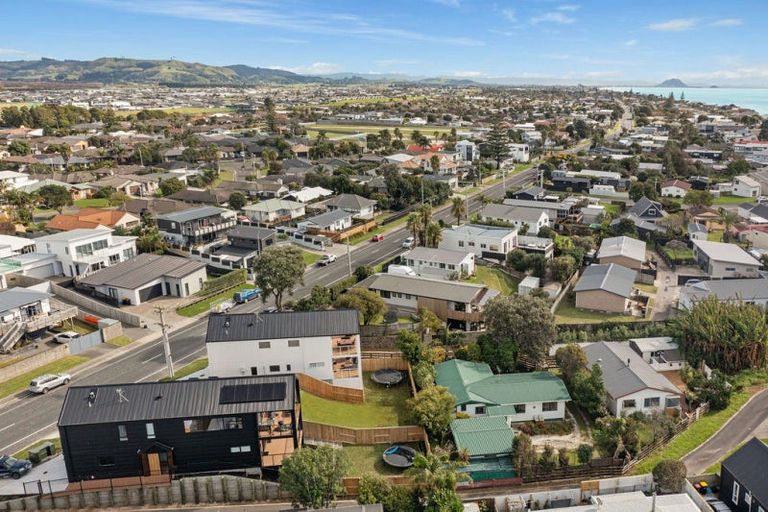 Photo of property in 1335d Papamoa Beach Road, Papamoa Beach, 3118