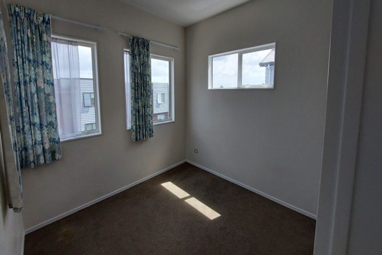 Photo of property in 37 Lockheed Street, Hobsonville, Auckland, 0618