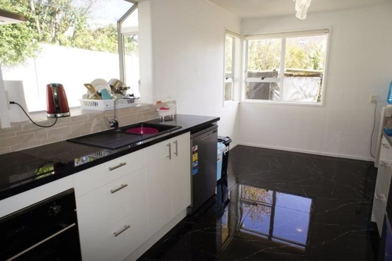 Photo of property in 4 Malmo Place, Massey, Auckland, 0614