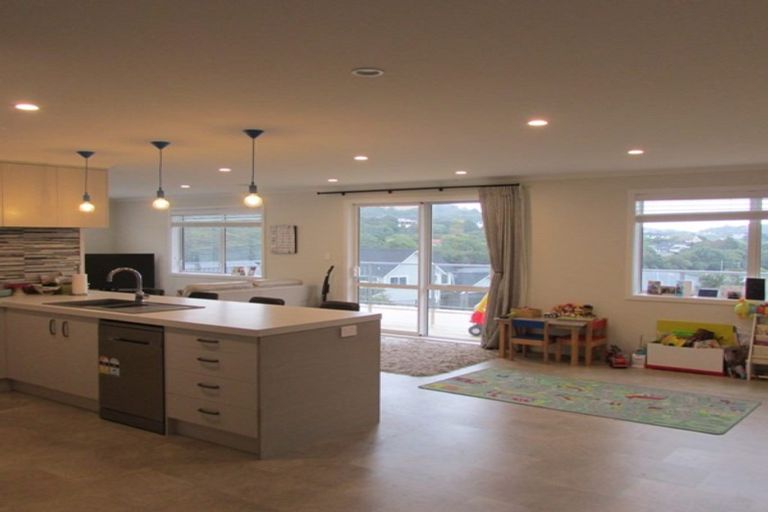 Photo of property in 208 Navigation Drive, Whitby, Porirua, 5024