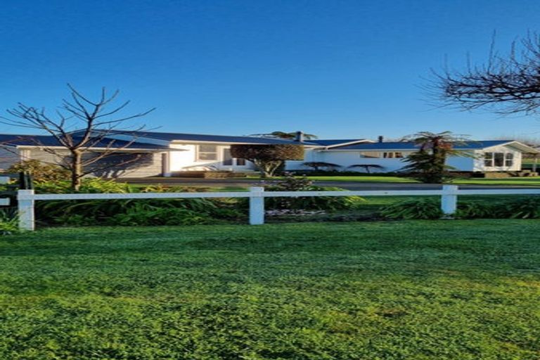 Photo of property in 147 Koputaroa Road, Levin, 5575