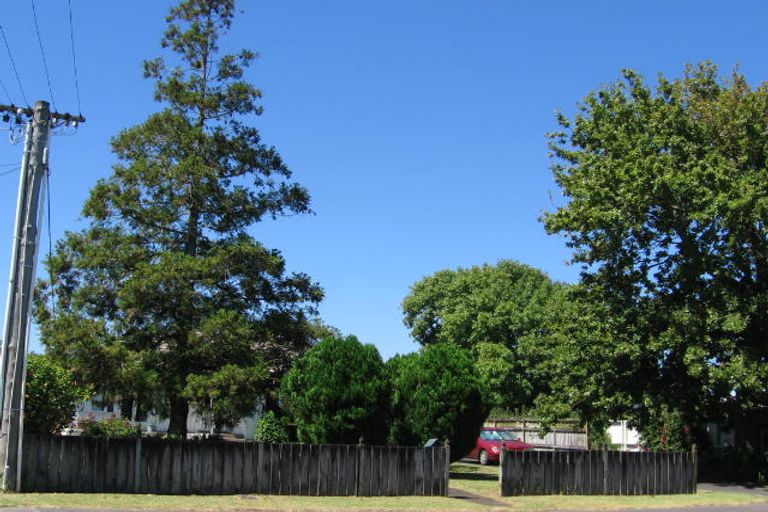Photo of property in 2/48 Shakespeare Road, Milford, Auckland, 0620
