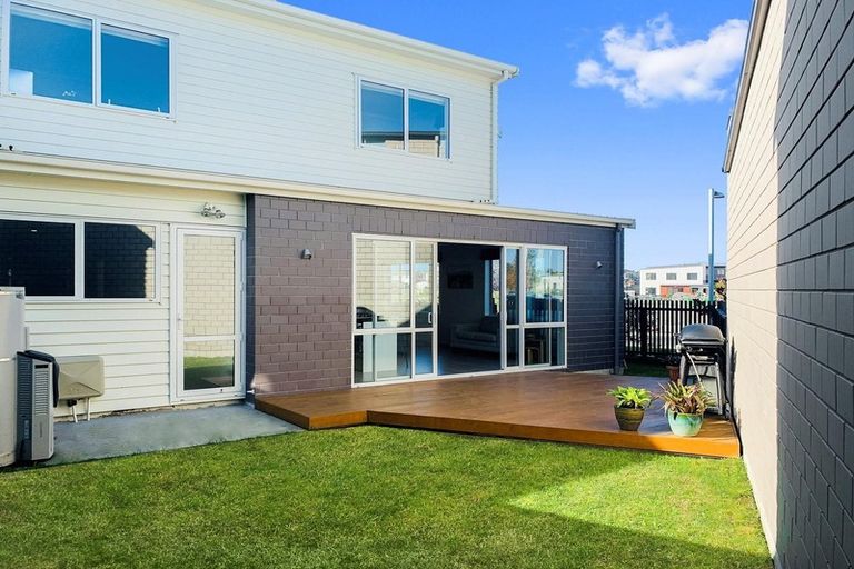 Photo of property in 15 Poaka Road, Hobsonville, Auckland, 0616