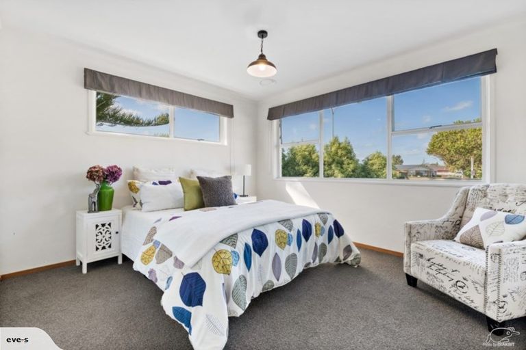 Photo of property in 2 Hatton Road, Orewa, 0931